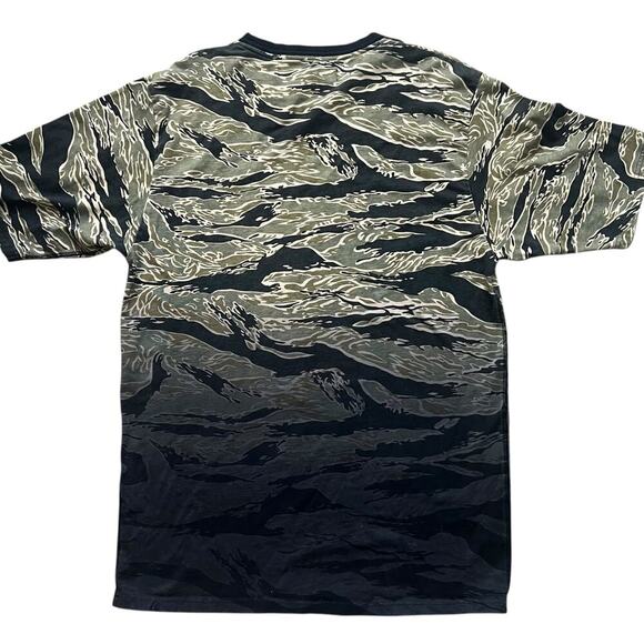 Black Scale Men Crewneck T Shirt XL Green Black Camo Tiger Dye Ombre - Picture 2 of 6
